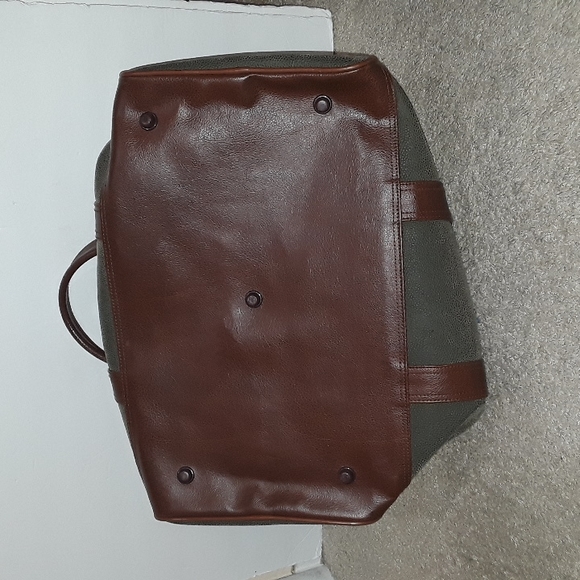 RARE MGM GRAND CAST LAS VEGAS DUFFLE BAG NV - Picture 6 of 7